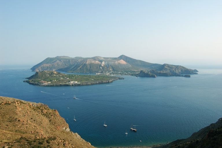 Tour de las Islas Eolias en velero 7 días